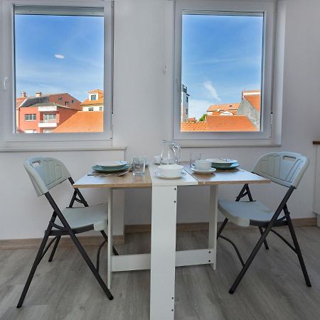 Estudios En Plaza Cabo Da Vila Centro Мухия Экстерьер фото
