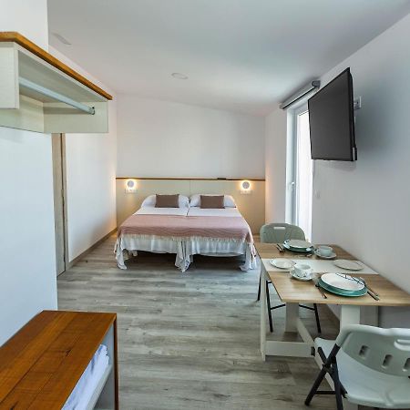 Estudios En Plaza Cabo Da Vila Centro Мухия Экстерьер фото