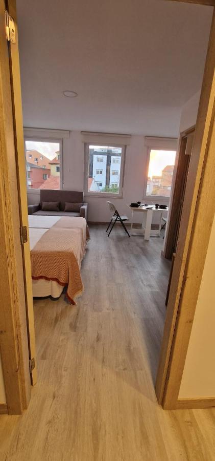 Estudios En Plaza Cabo Da Vila Centro Мухия Экстерьер фото