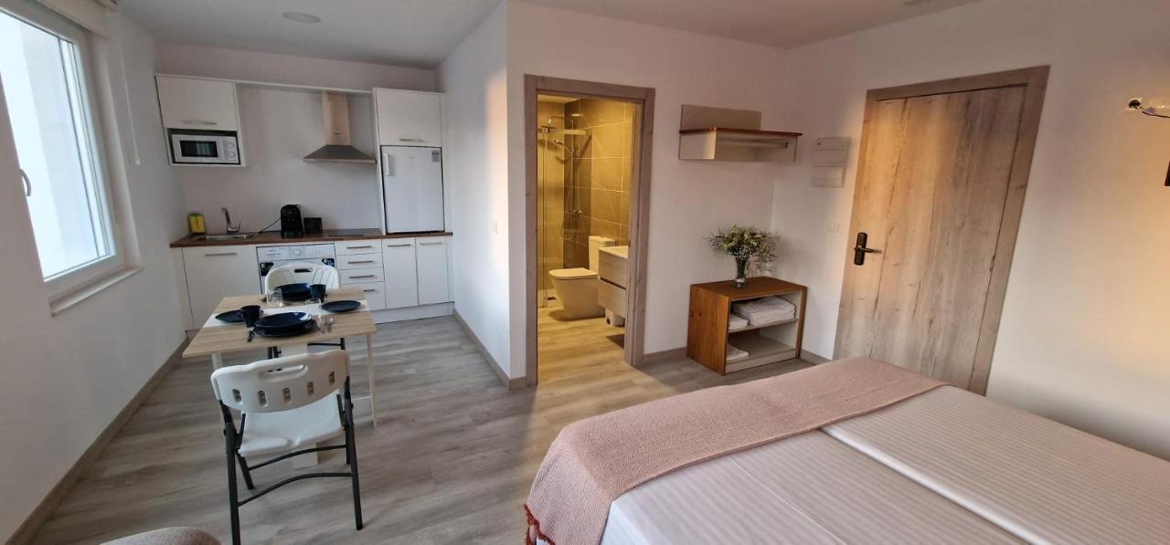 Estudios En Plaza Cabo Da Vila Centro Мухия Экстерьер фото