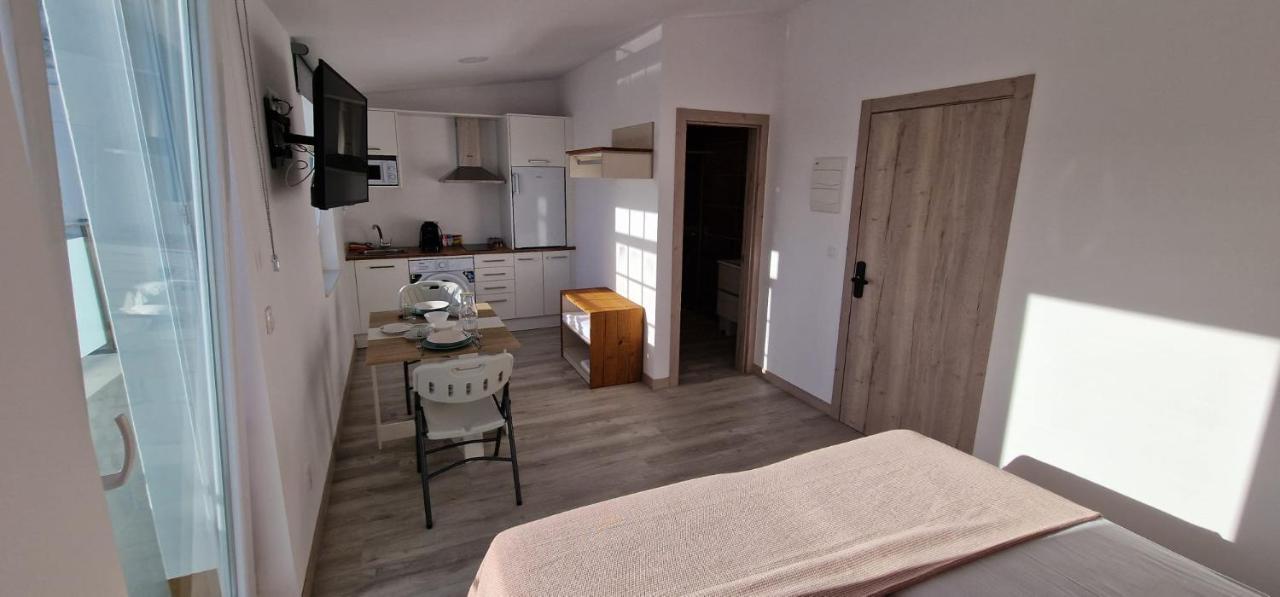Estudios En Plaza Cabo Da Vila Centro Мухия Экстерьер фото