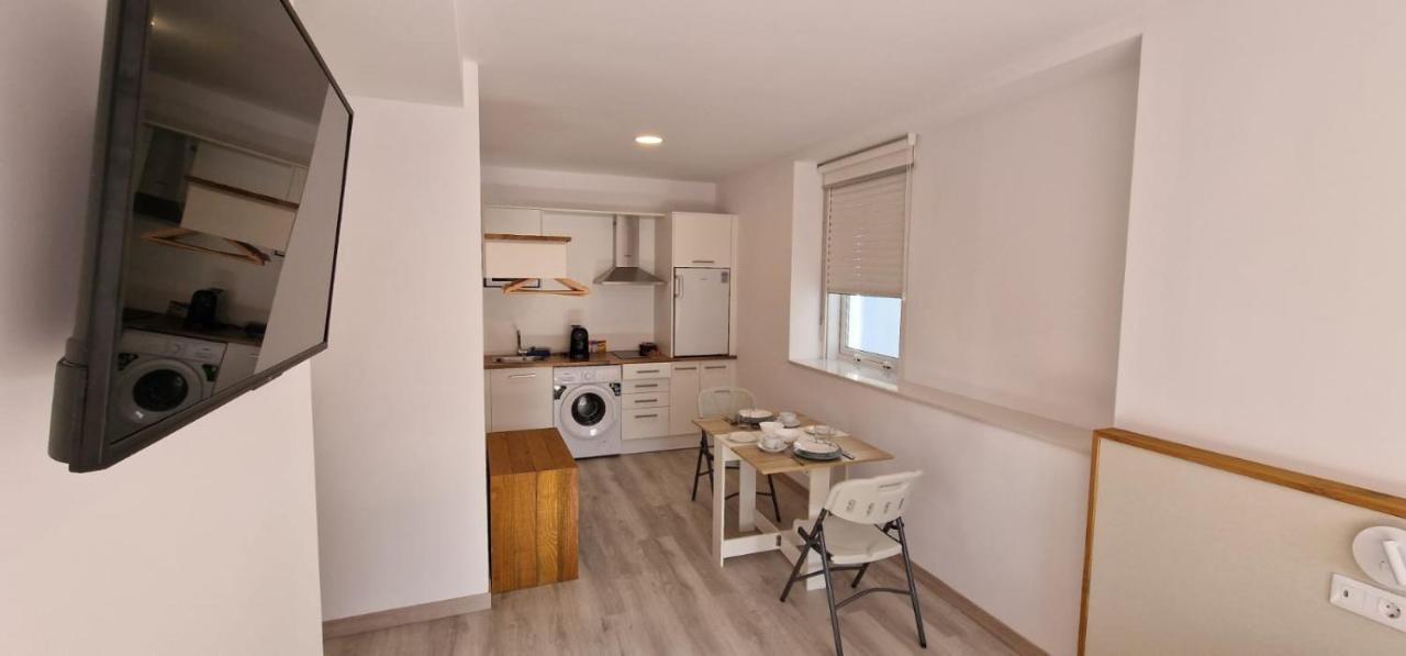 Estudios En Plaza Cabo Da Vila Centro Мухия Экстерьер фото
