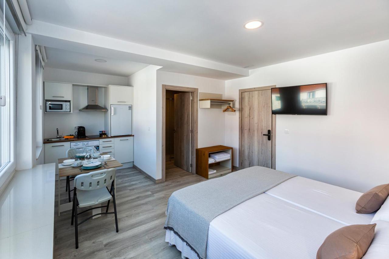 Estudios En Plaza Cabo Da Vila Centro Мухия Экстерьер фото
