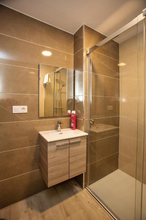Estudios En Plaza Cabo Da Vila Centro Мухия Экстерьер фото
