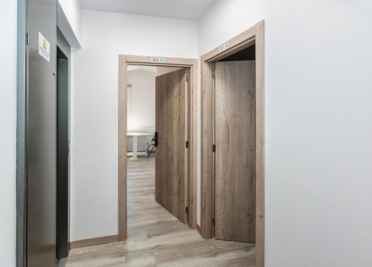 Estudios En Plaza Cabo Da Vila Centro Мухия Экстерьер фото