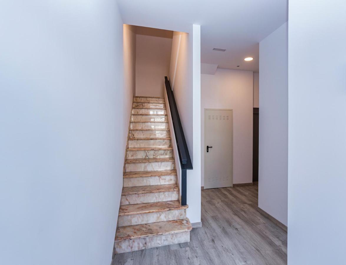 Estudios En Plaza Cabo Da Vila Centro Мухия Экстерьер фото